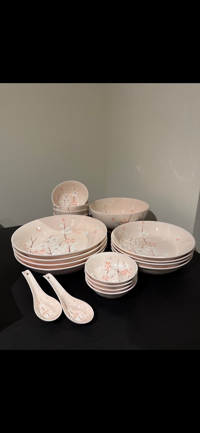 Ceramic Dish & Bowl Set each ~1 dollar!! - photo 2