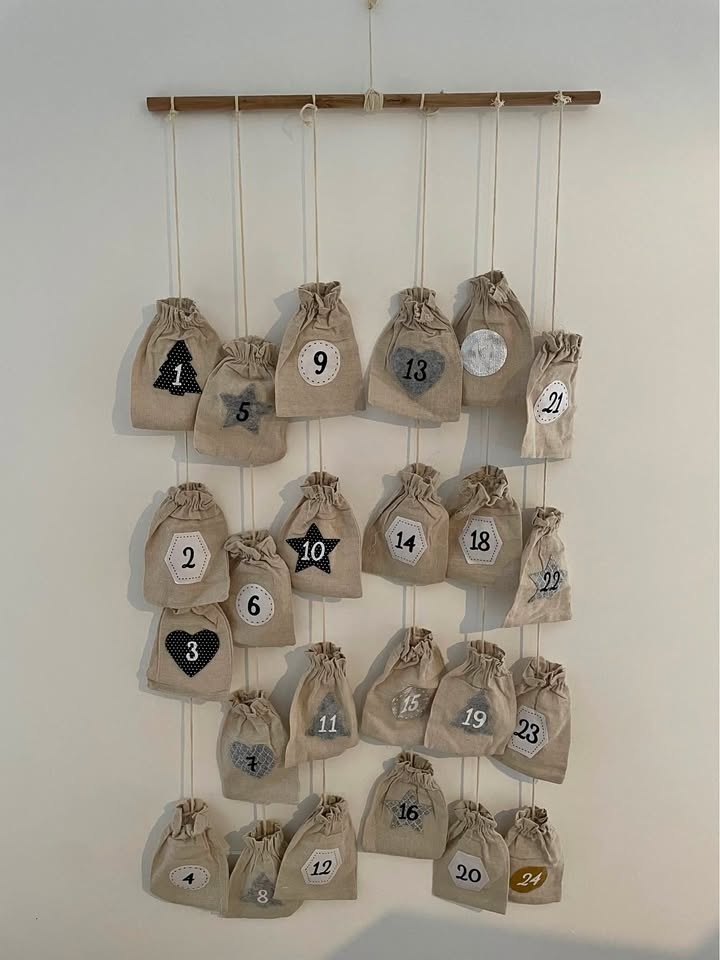 Hanging Fillable Advent Calendar – 24 Cotton Gift Bags