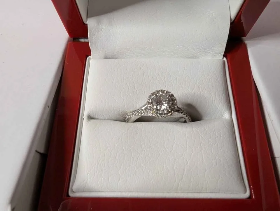 GIA Certified Engagement Ring - James Allen 14K White Gold image indicator(5)