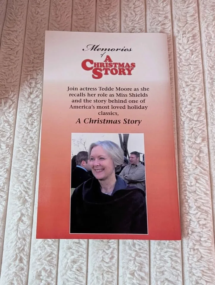 Signed “Memories of A Christmas Story” image indicator(3)