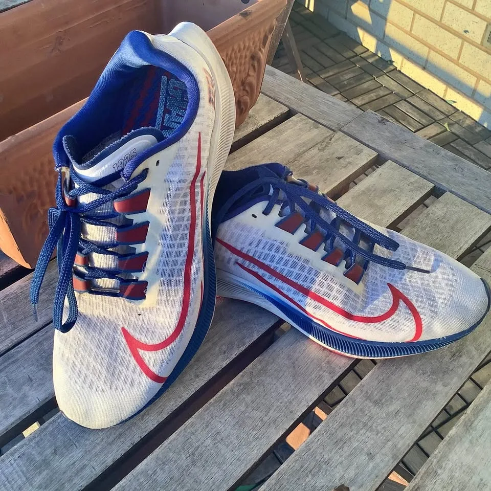 Nike Air Zoom Pegasus 37 New York Giants - size 9.0