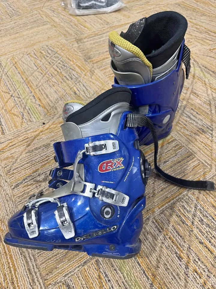 Dalbello Ski Boots – Size 285 mm – With Travel Bag