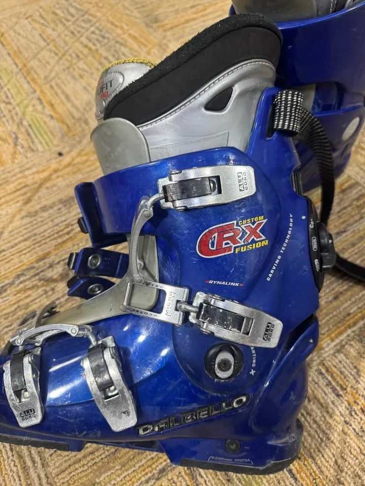 Dalbello Ski Boots – Size 285 mm – With Travel Bag image indicator(2)