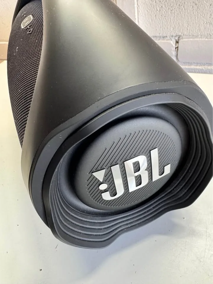JBL Boombox 2 – Mint Condition – Powerful Bluetooth Speaker image indicator(4)