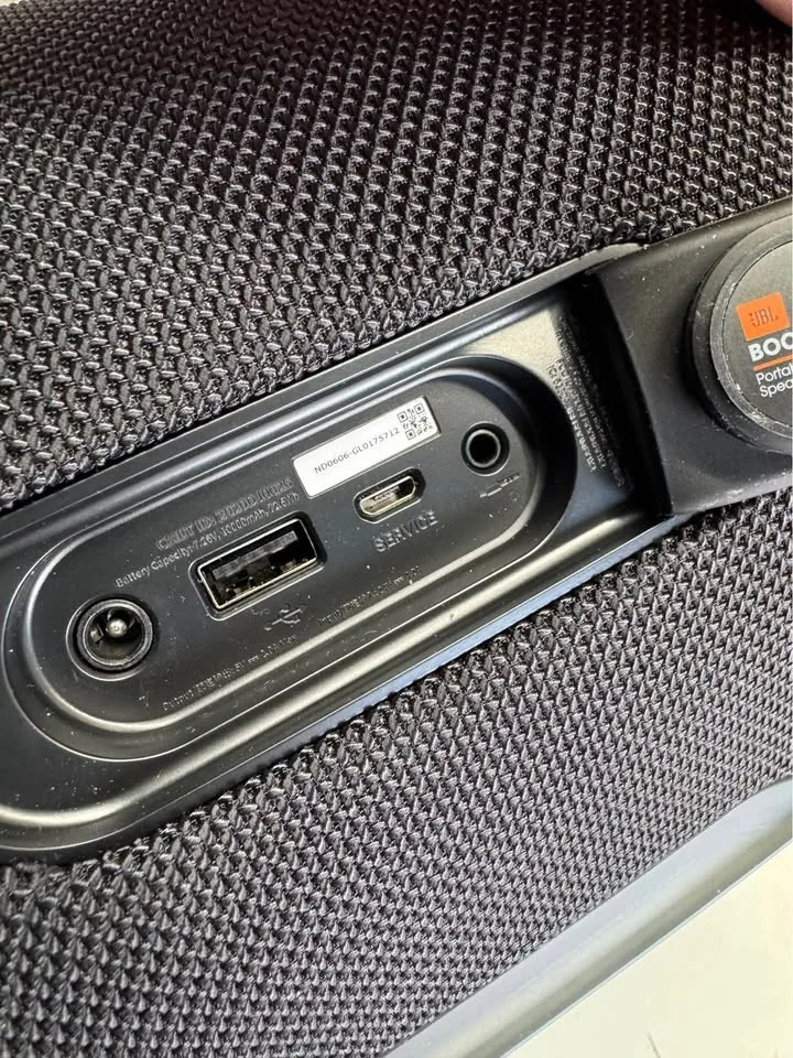 JBL Boombox 2 – Mint Condition – Powerful Bluetooth Speaker image indicator(7)