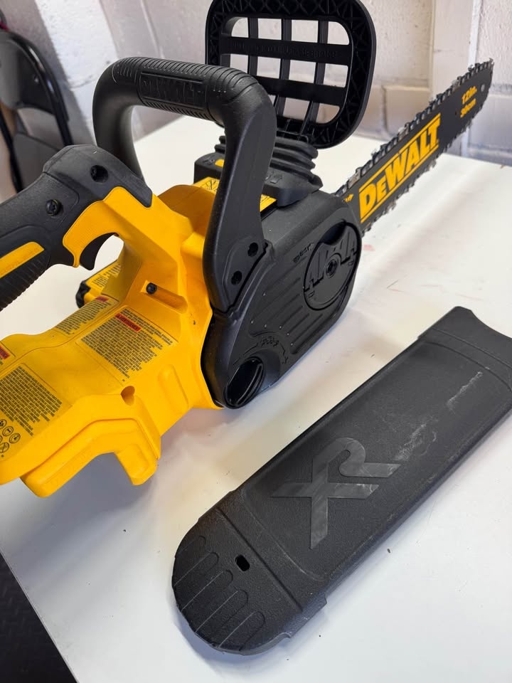 Brand New DeWalt 20V XR Chainsaw (12” Brushless) brand new ￼ - photo 5