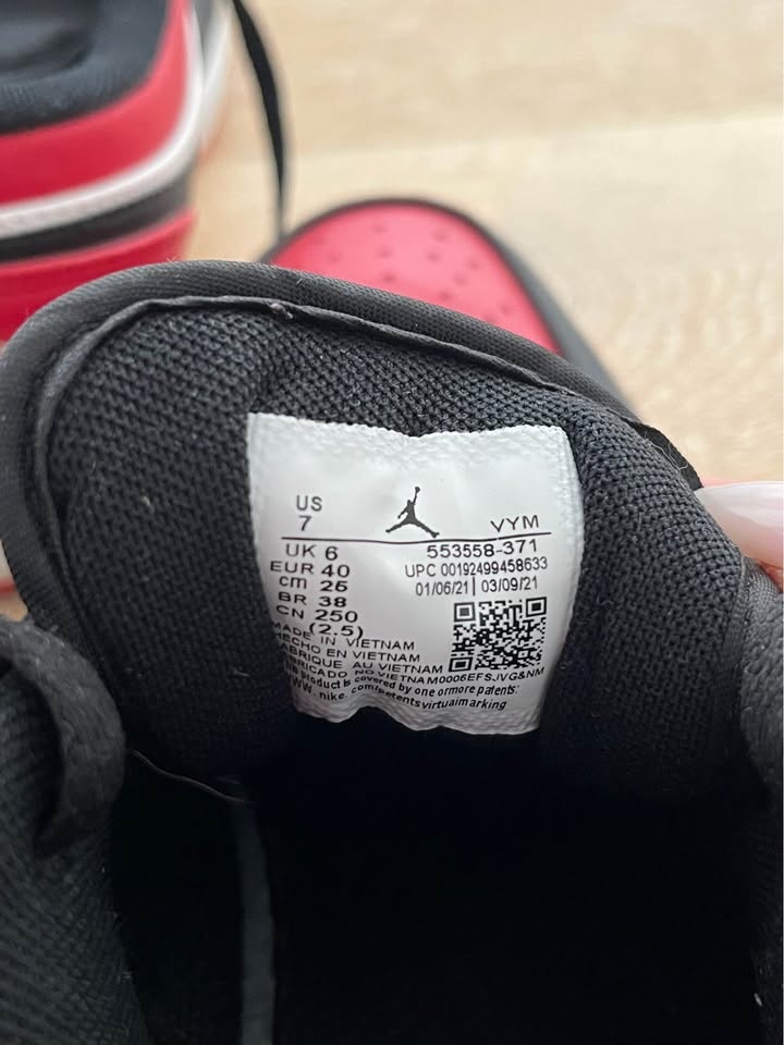 Jordan 1 Lows Red, Black and White - photo 4