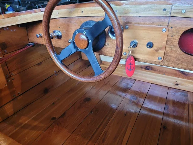 Classic Cedar Boat 16 foot with Motor and Trailer image indicator(3)