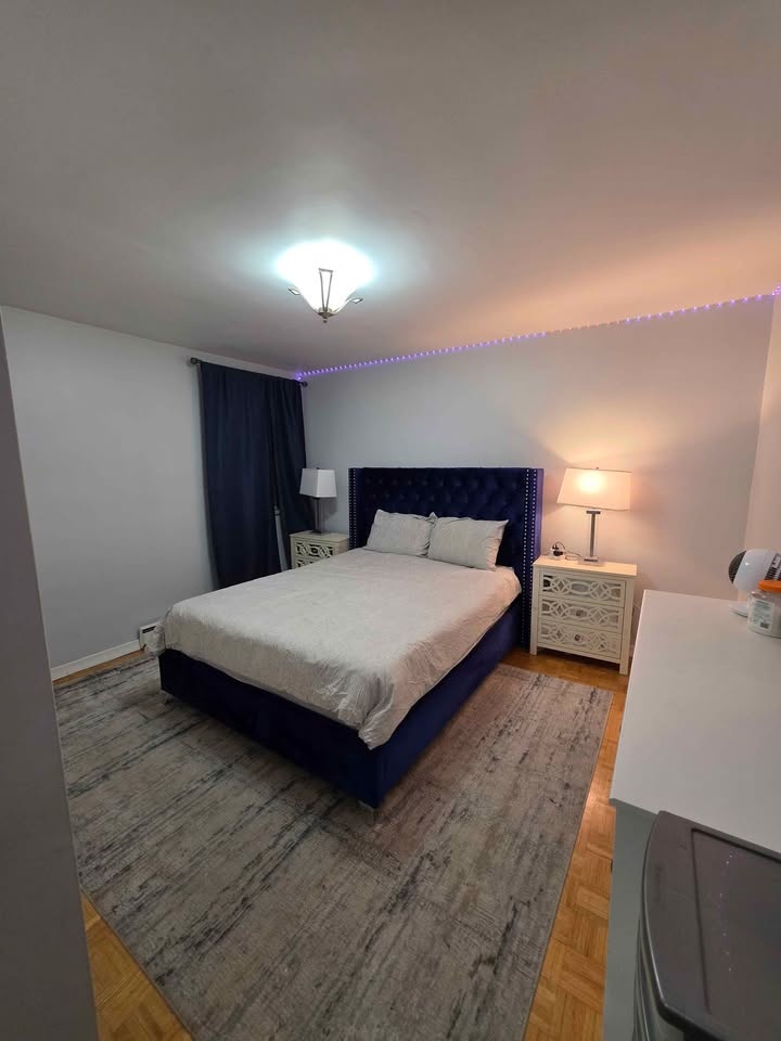 Queen velvet bed frame - photo 2