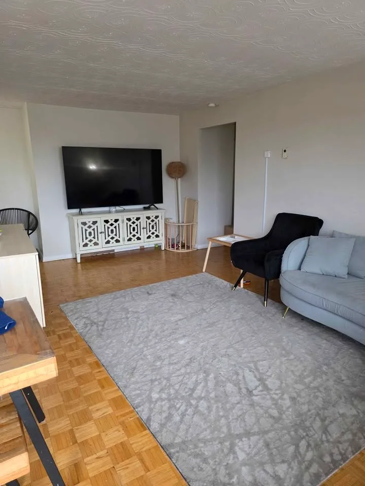 2 Beds 1 Bath - Apartment image indicator(8)