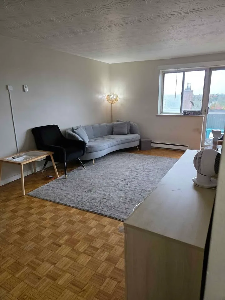 2 Beds 1 Bath - Apartment image indicator(10)