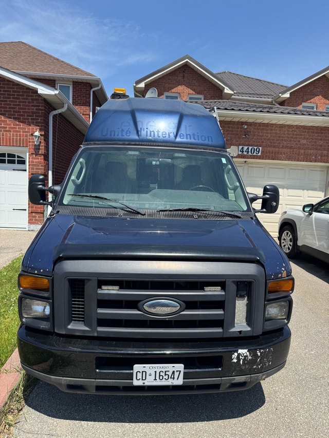 Ford van E350 Econoline truck 2013 - photo 2