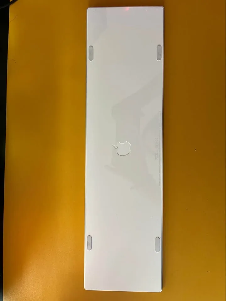 Apple Magic Keyboard with Numeric Keypad image indicator(3)