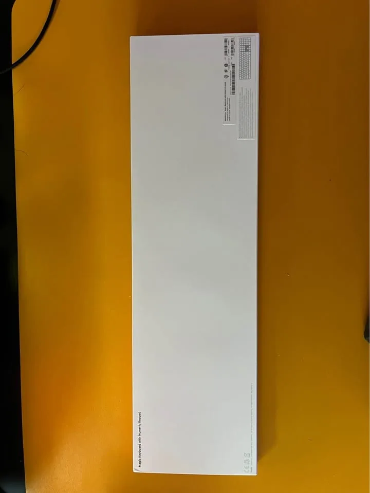 Apple Magic Keyboard with Numeric Keypad image indicator(4)