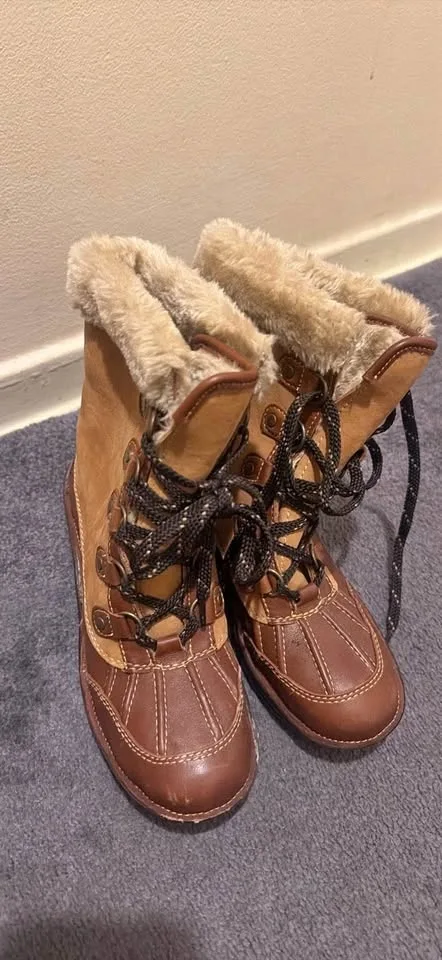 Bionica Rosemount waterproof leather boot size 6