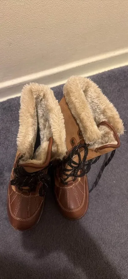 Bionica Rosemount waterproof leather boot size 6 image indicator(2)