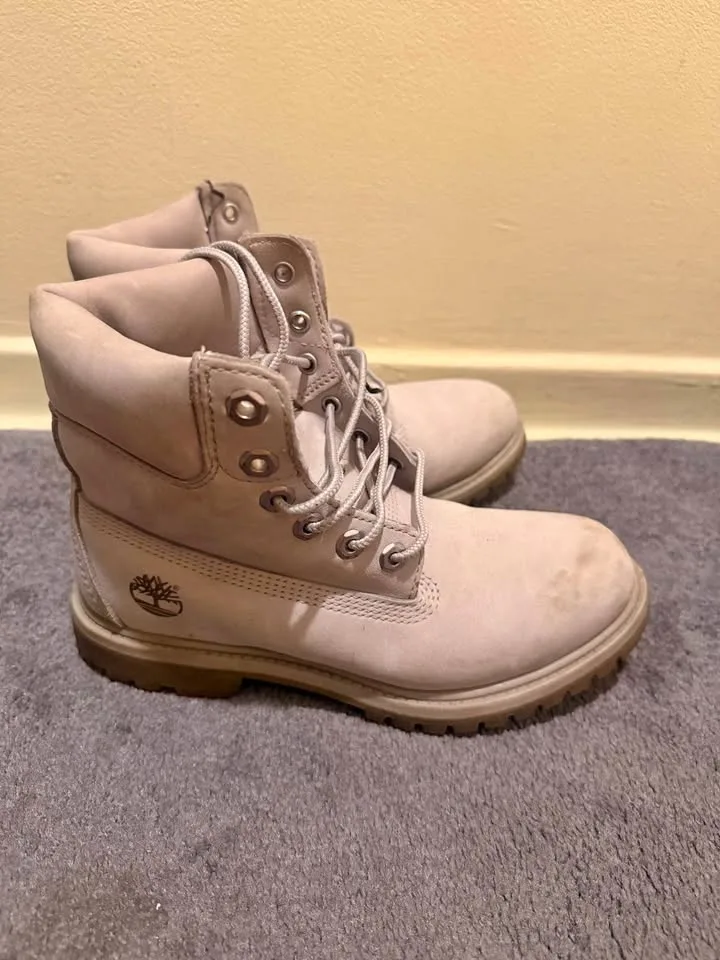 Light Lilac Women’s Timberland Boots