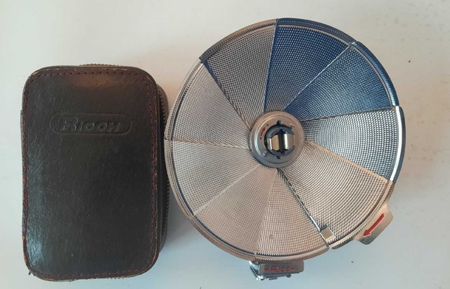 Vintage Ricoh Flash in leather case - photo 3