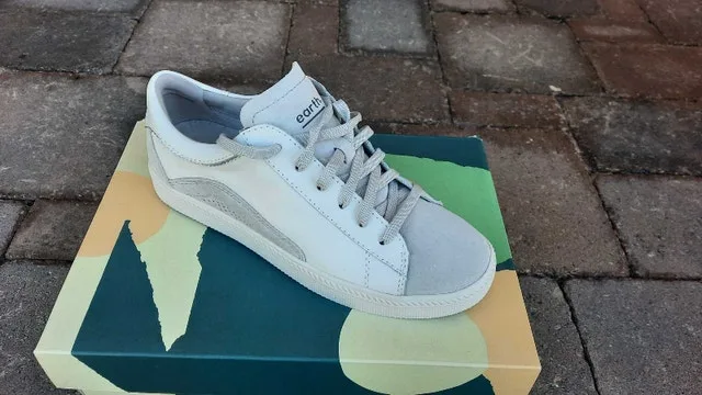 Earth Zen Moment women's shoes size 8 image indicator(2)