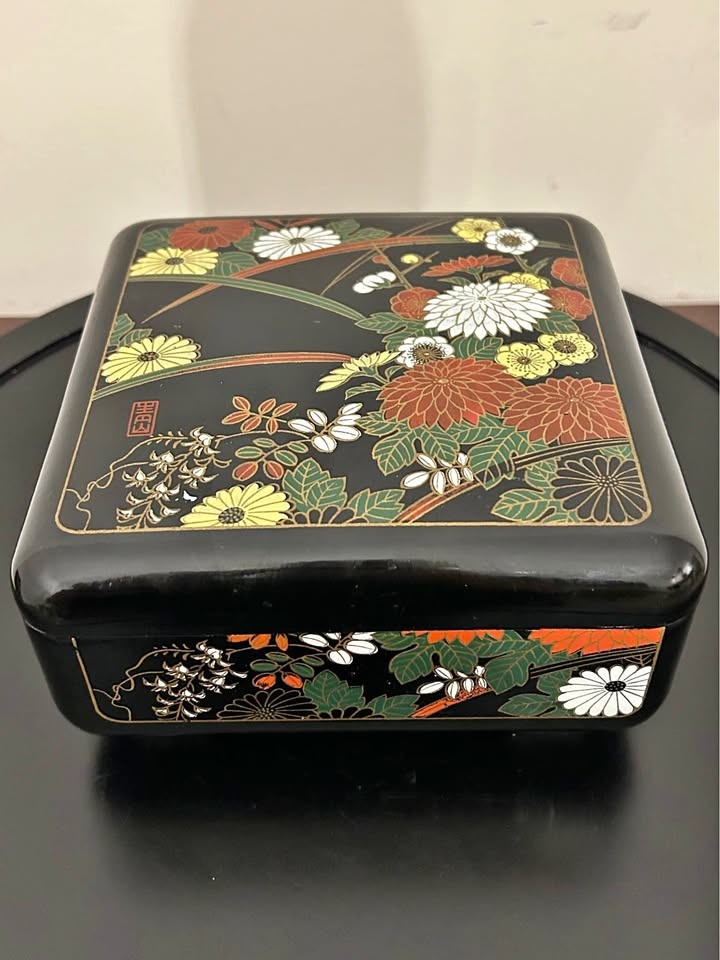 Vintage Japanese Lacquer Bento Box #Cleanout