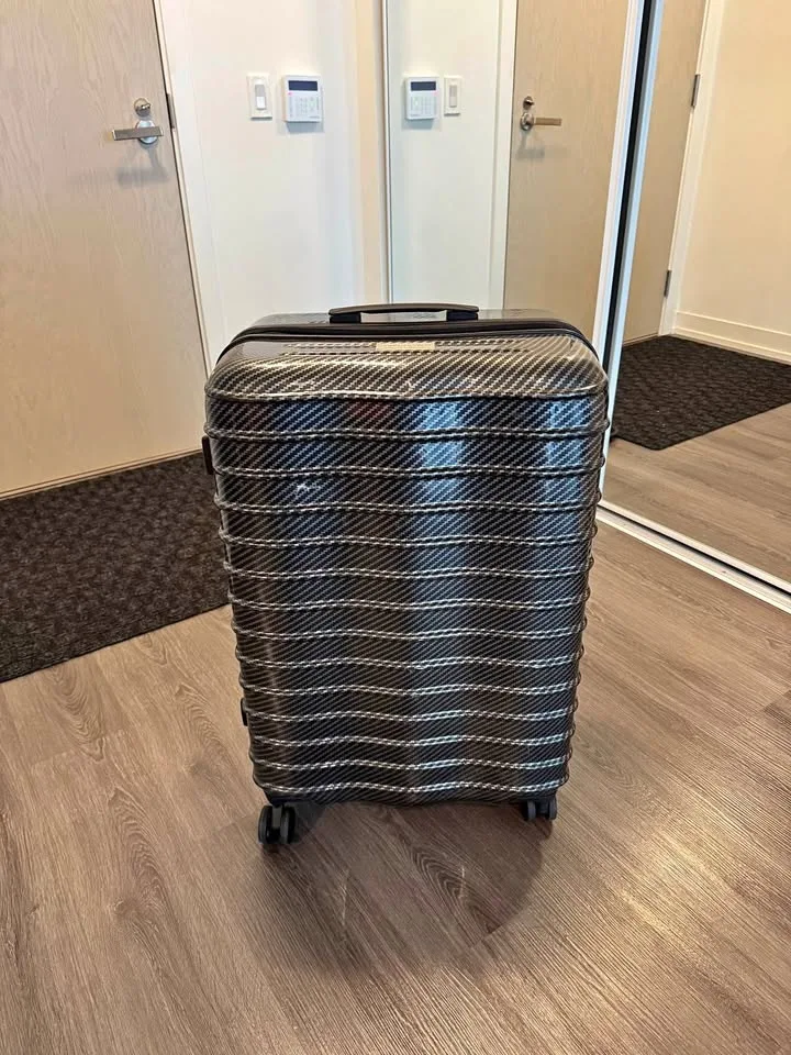 DAYCROWN luggage (Large/ Black)