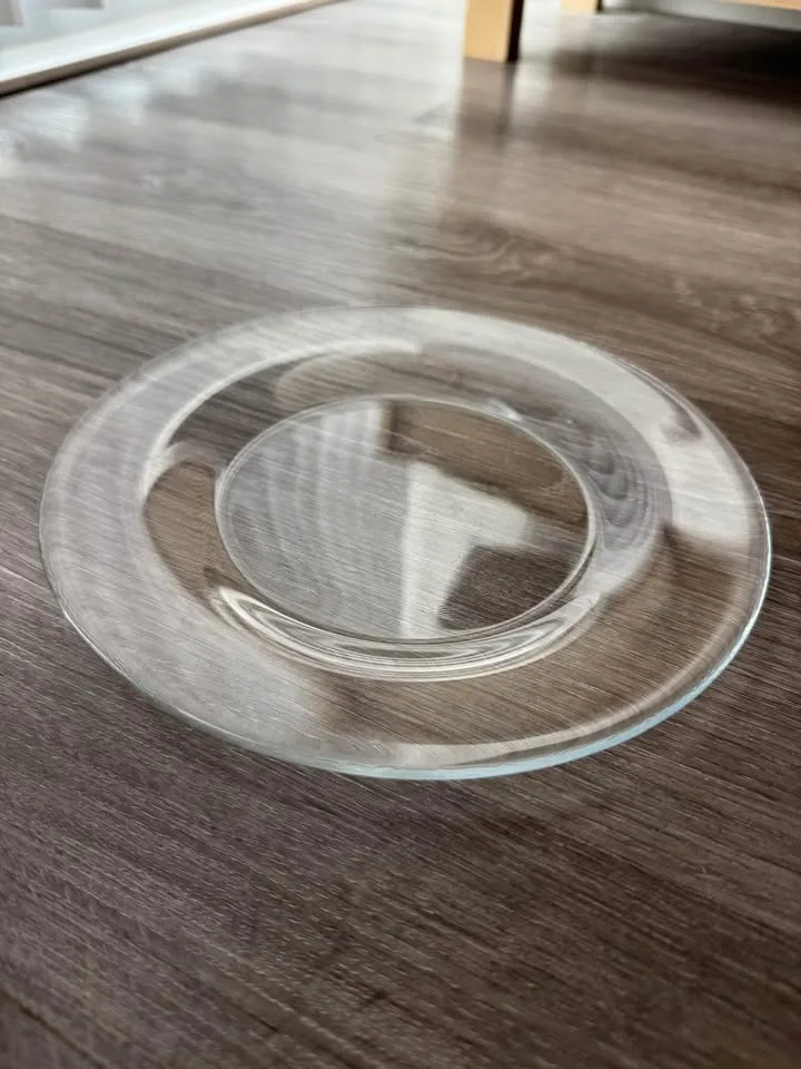 Glass Plates Set 🍽️(8 plates) image indicator(3)