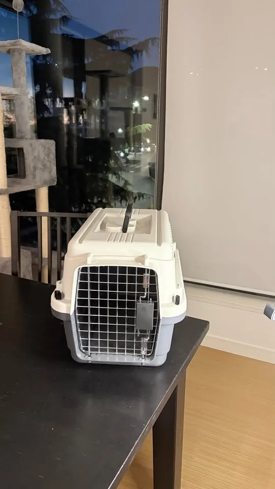 Small Dog or Cat Crate image indicator(3)