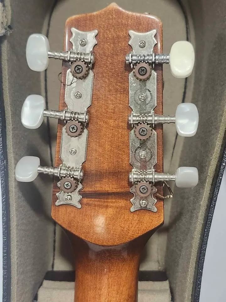 Montana MT102N classical acoustic guitar & casse . a 3/4 size image indicator(5)