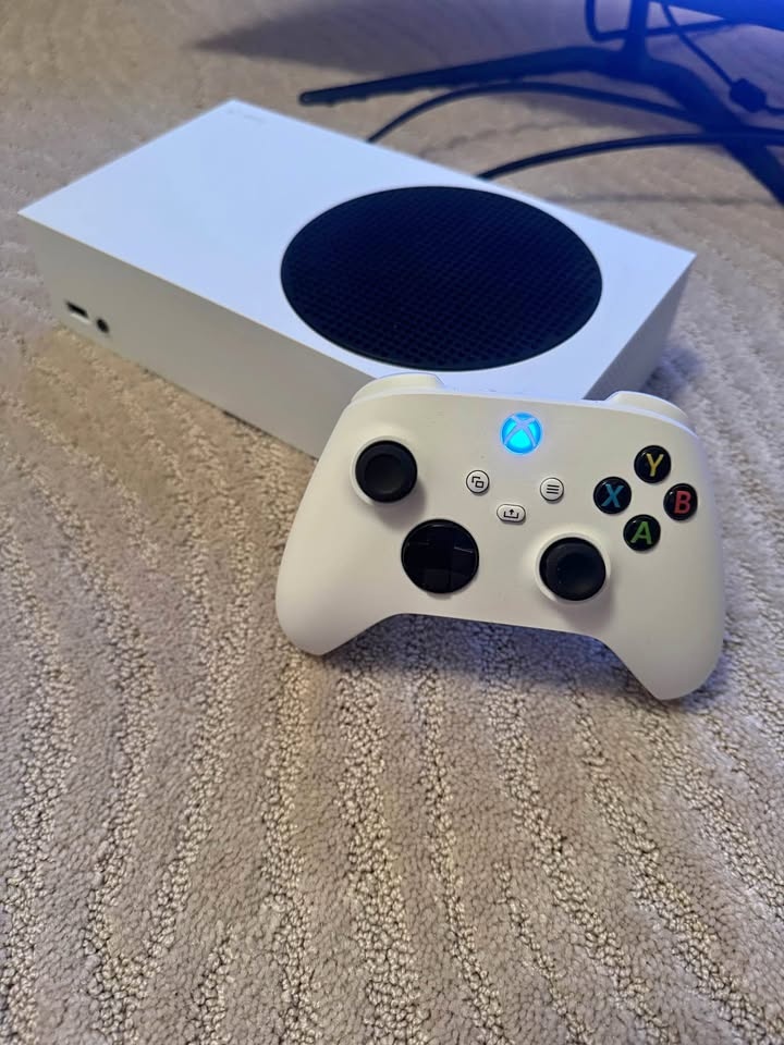 Xbox series s mint condition