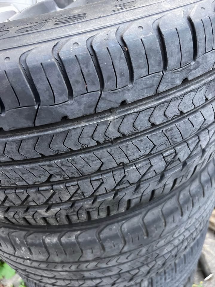 All season 19 inch Rims with tires, 255/40/19new tires. 5x100 - photo 4