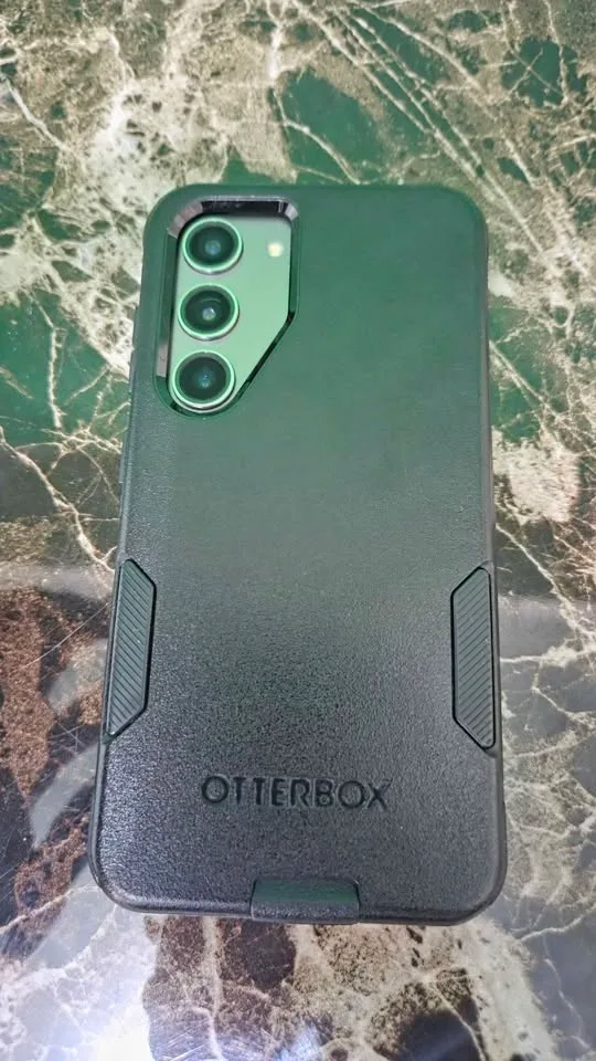 Samsung Galaxy S23 Phone + Otterbox Defender Case image indicator(8)