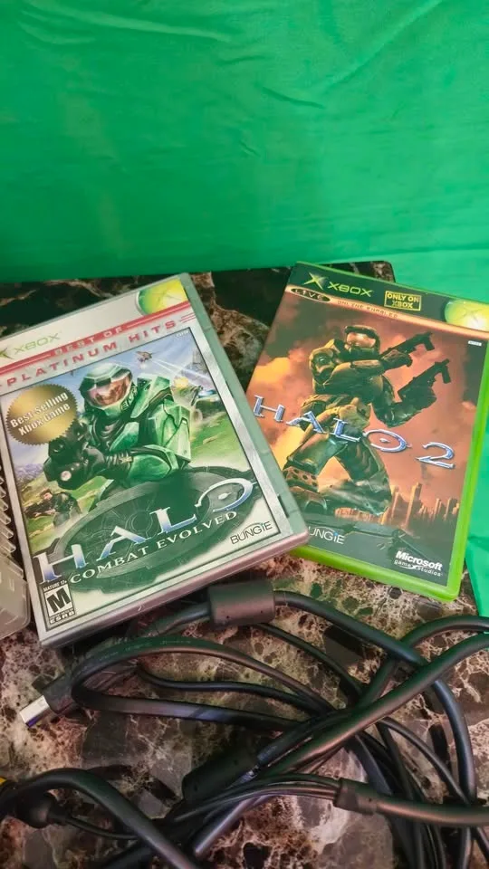 Rare Crystal Xbox Bundle + Halo Combat Evolved & Halo 2 image indicator(2)