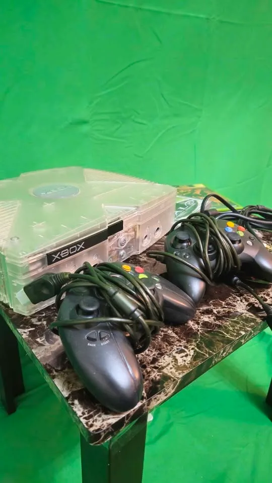 Rare Crystal Xbox Bundle + Halo Combat Evolved & Halo 2 image indicator(4)