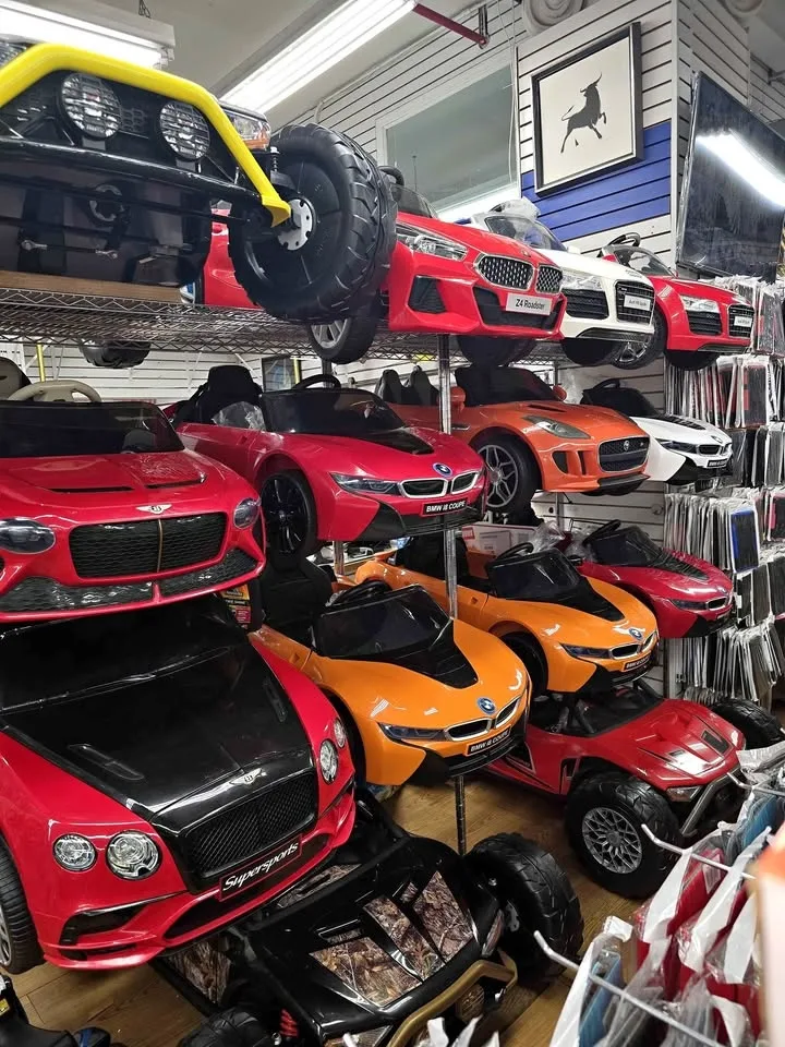 🎄 🎁🎅Kids Ride-on Car w/ Remote 🎁 Free Delivery 📦 🎄