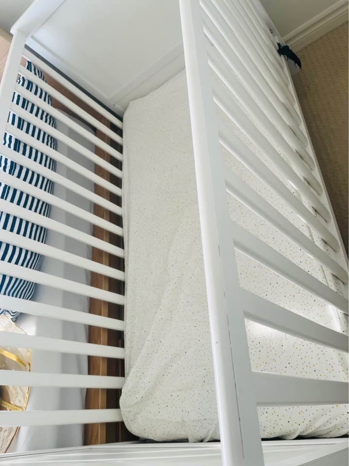 Crib for sale (mattress included) - photo 4
