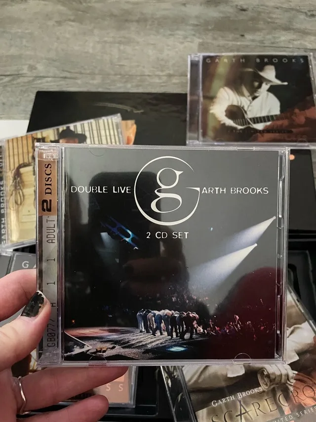 Garth Brooks Limited Edition image indicator(4)
