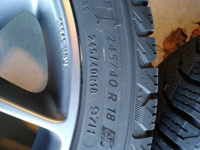 Winter Tires Michelin X-ICE 245/40 R18 image indicator(2)