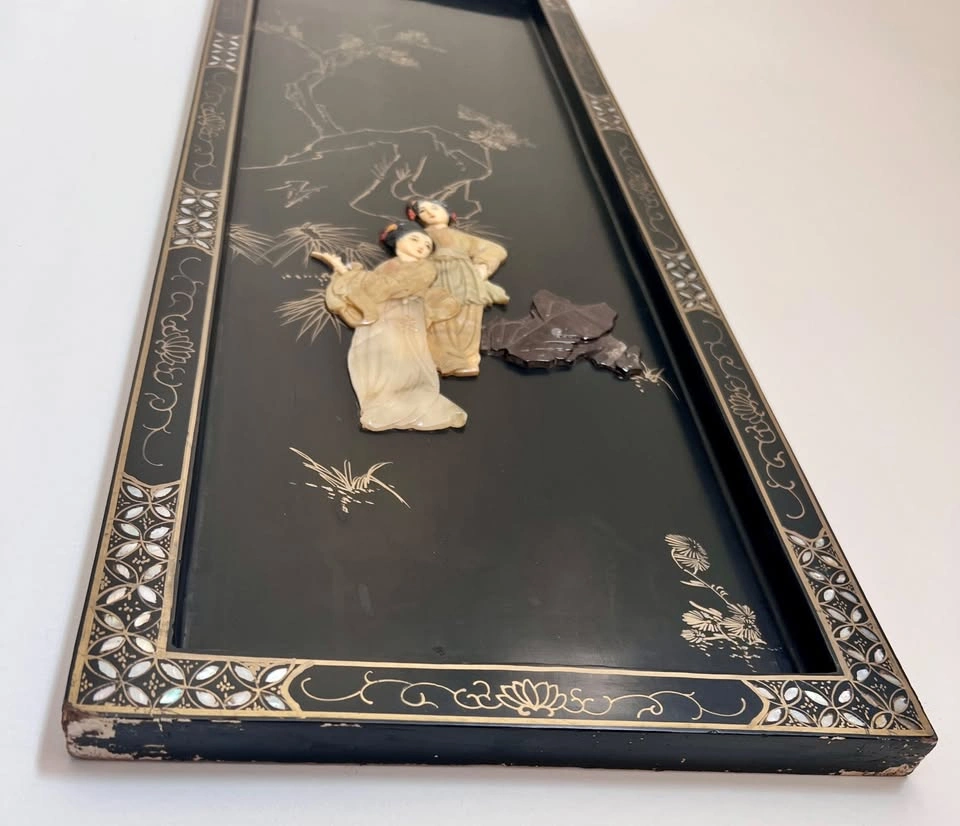 ⚡️RARE FIND⚡️ Vintage Black Lacquer & Jade Wall Art - photo 4