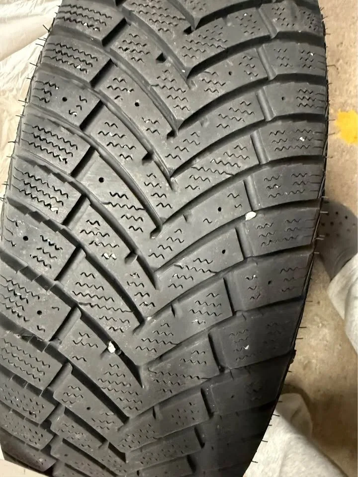 3 Winter Tires with Rim image indicator(2)