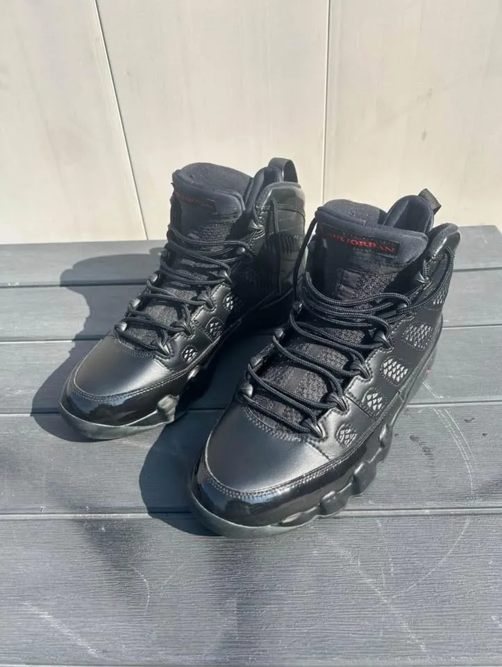 Jordan Bred 9’s (US SIZE 10.5) image indicator(3)