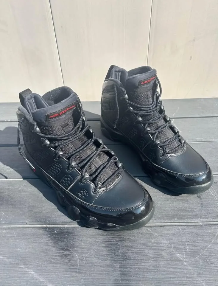 Jordan Bred 9’s (US SIZE 10.5) image indicator(4)