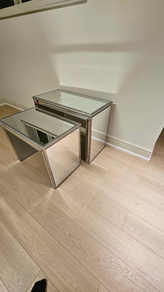 Mirrored Nesting Table - photo 4