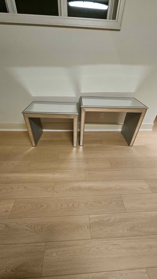 Mirrored Nesting Table - photo 5