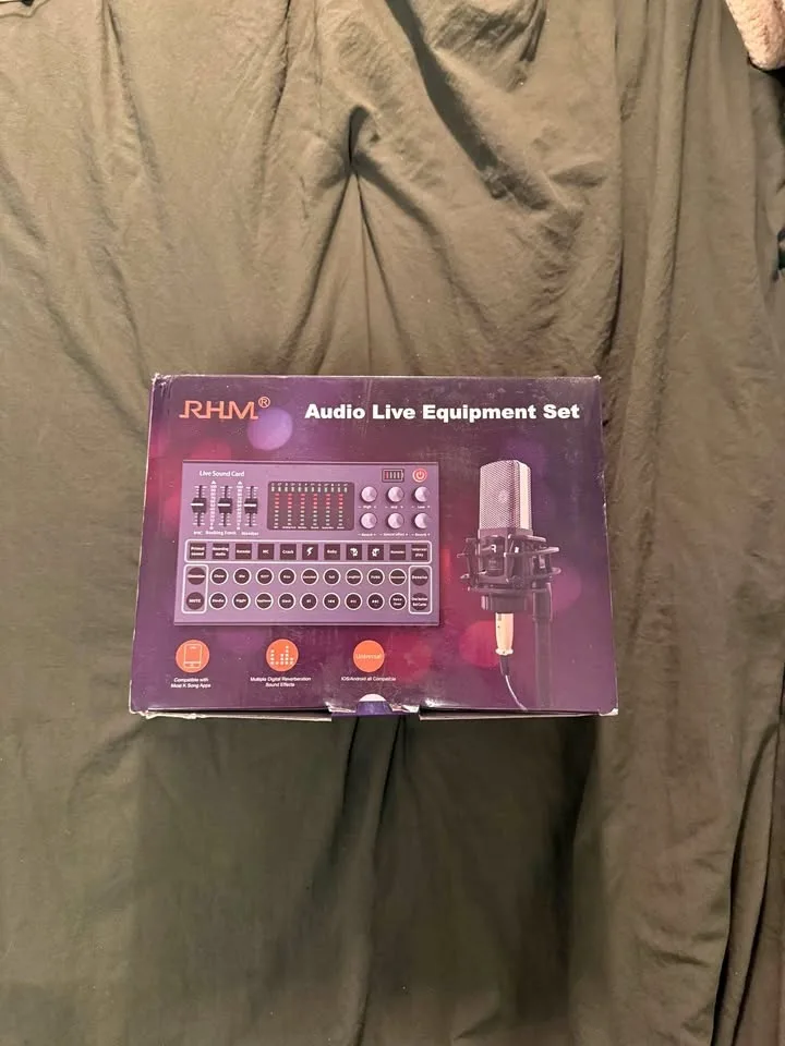 Audio Interface RHM Podcast Equipment Bundle