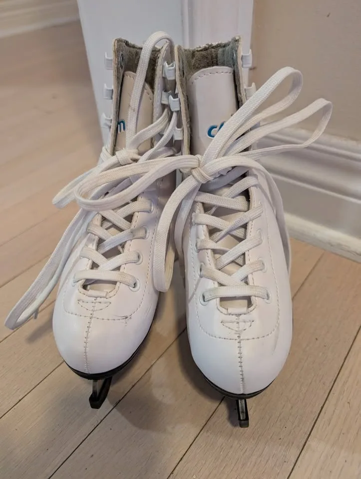 Girls Figure Skates Size Y11 image indicator(3)