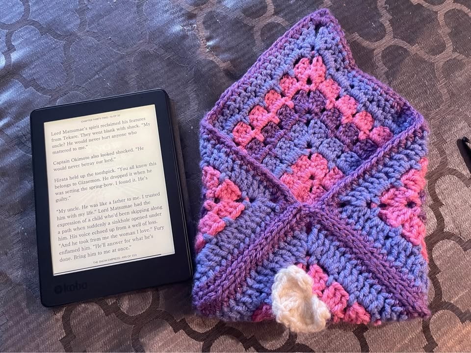 Handmade Crochet Book Sleeve - Customizable Colors & Sizes! 📚✨ - photo 2