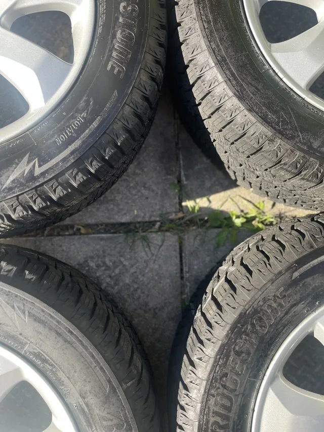 Kia Hyundai Winter Tire & Wheel Set image indicator(6)