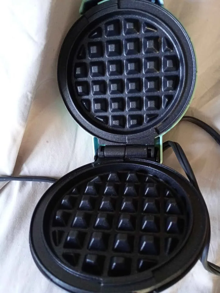 Mini Waffle Maker image indicator(2)