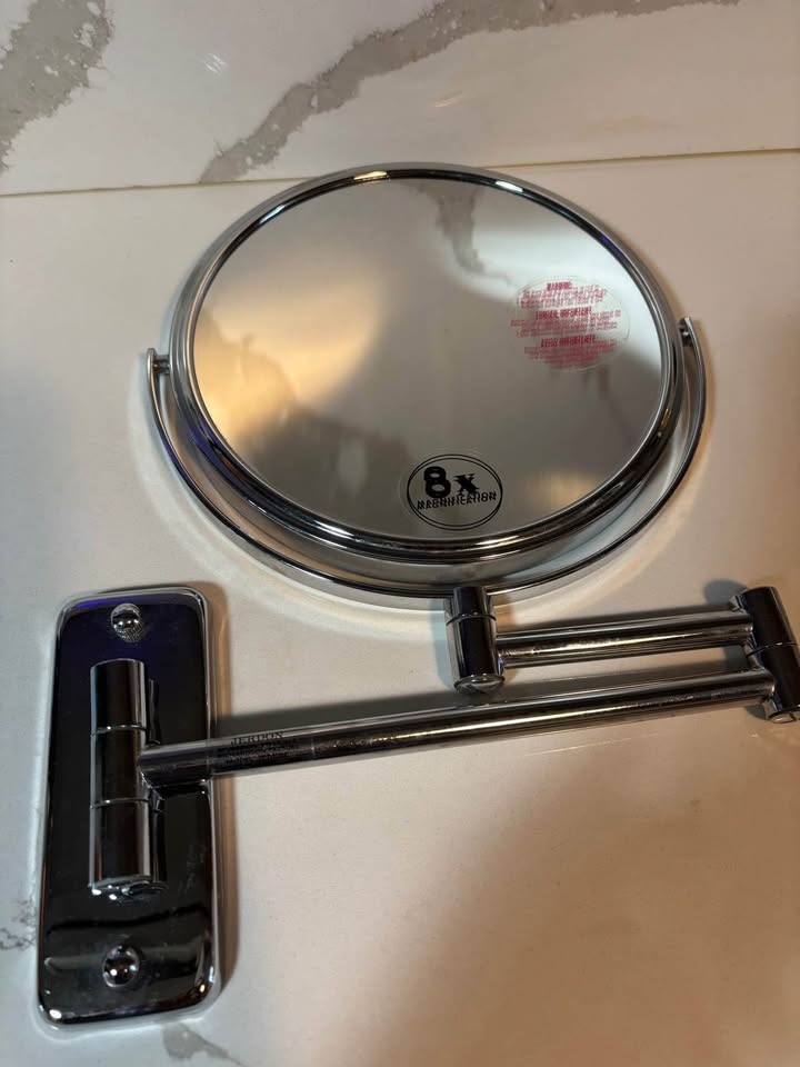 Wall Mounted magnification mirror - photo 3