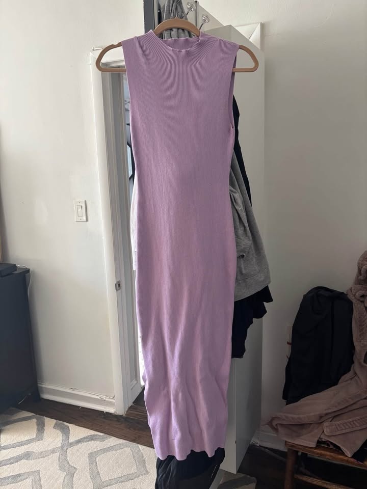 Woman’s Sleeveless Dress - photo 2